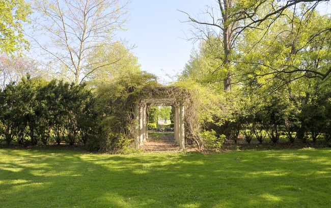 secret garden pergola