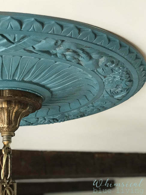 How to Paint a Ceiling Medallion the Easy Way : Atta Girl Says